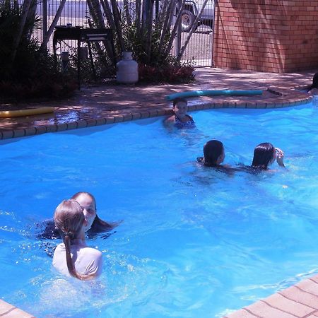 بوندابيرج Moore Park Beach Inn المظهر الخارجي الصورة